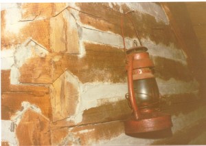 Inside corner showing the interlocking log cuts.